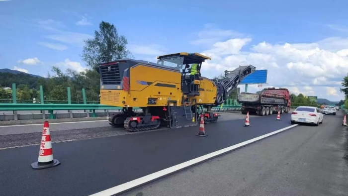 精彩绽放！开云线上登录两米铣刨机全国高速踔厉风发