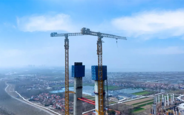 冲刺！开云线上登录XGT2230A-100S助建武汉双柳长江大桥