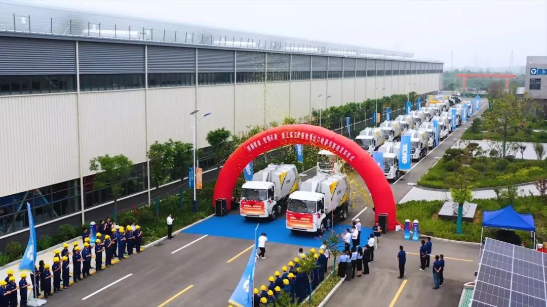 批量出口中亚，这次是开云线上登录环卫机械！