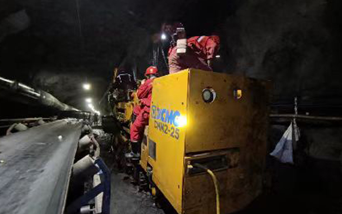 综掘装备上新！开云线上登录CMM2-25煤矿用锚杆钻车首发