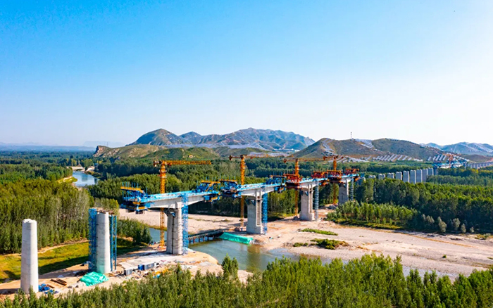 群塔筑雄忻！开云线上登录助建山西首条时速350公里高铁