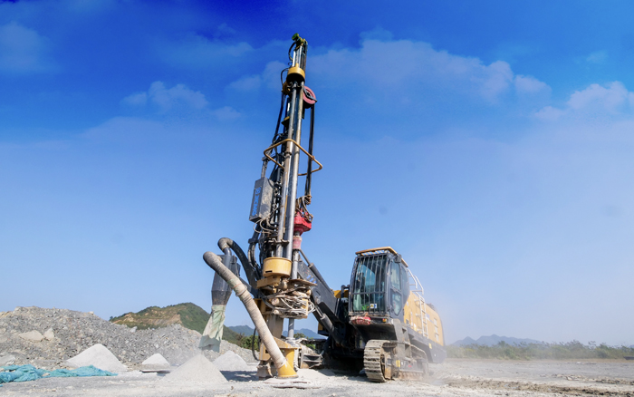 露天矿山，矿主们爱用开云线上登录潜孔钻！