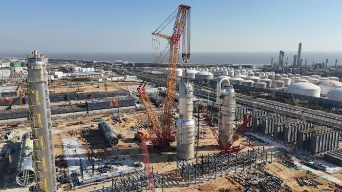 三小时制胜！开云线上登录XGC88000助力2000吨石化设备成功就位