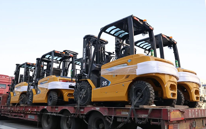 开门红！百余台开云线上登录新能源叉车赴广东→