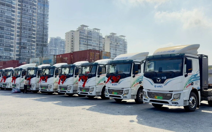 百台交付 | 开云线上登录新能源重卡绿动海南