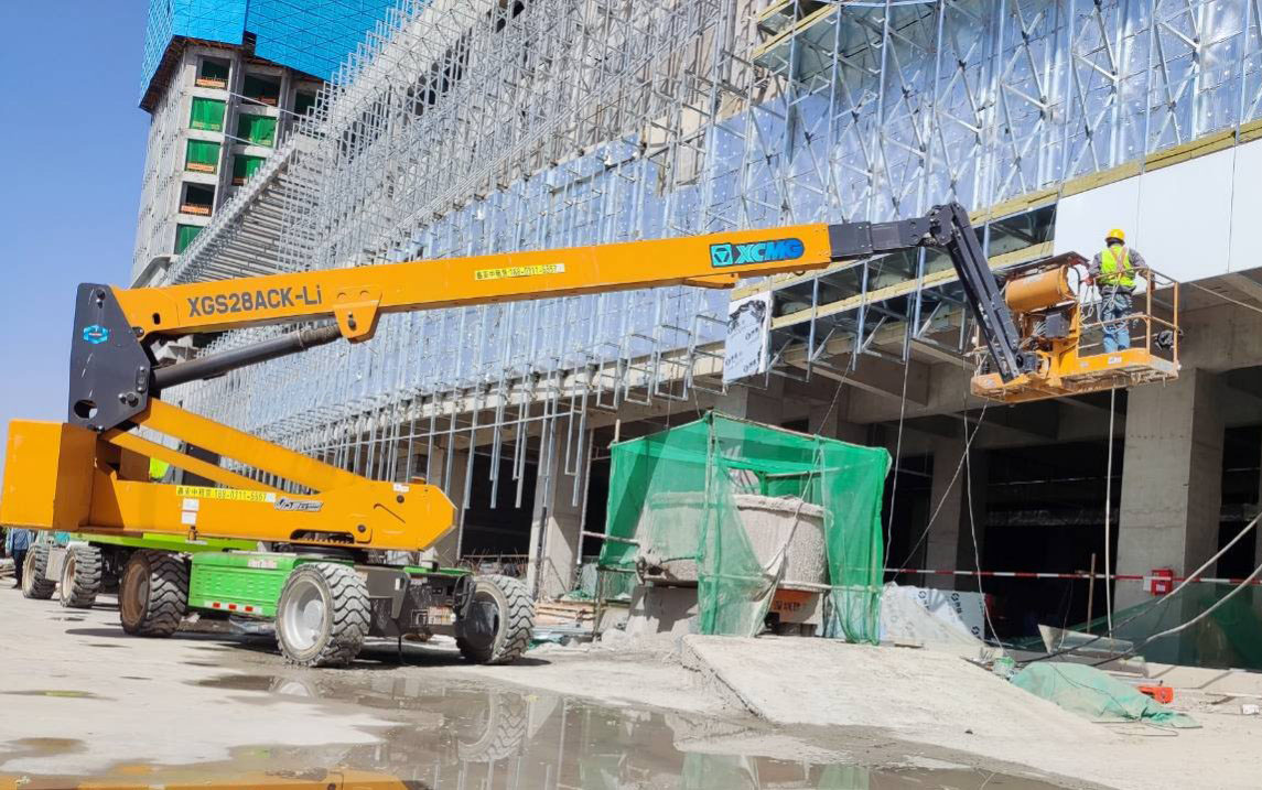 开云线上登录高空利器，为河北邢台某新能源厂房建设 “加速”