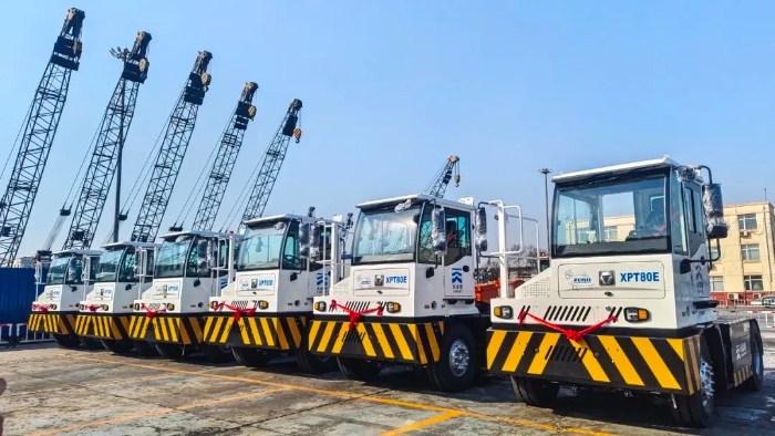 开云线上登录新能源重载牵引车以多维优势赋能大宗货物智慧转运