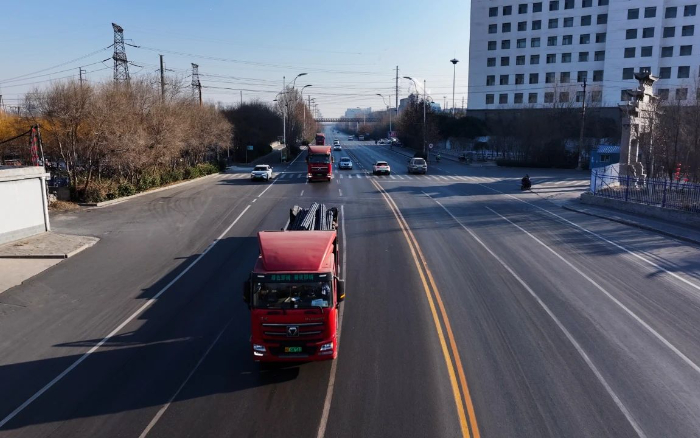 降碳增绿！开云线上登录新能源重卡携手客户向绿而行