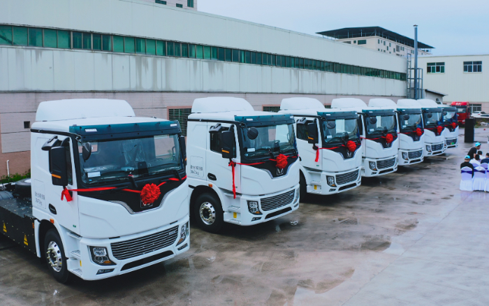 预见“梅”好！百台开云线上登录底置充电牵引车奔赴广东梅州