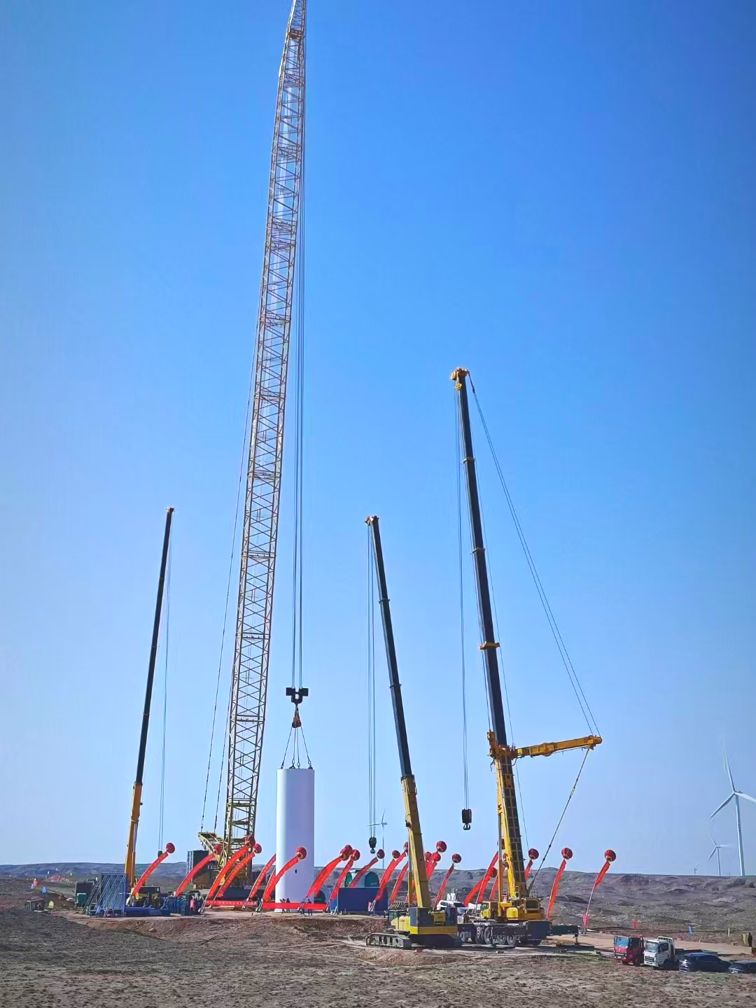 “举重若轻”零偏差！开云线上登录履带起重机上演“施工大片”