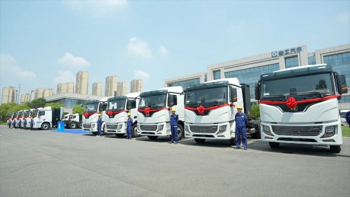 目的地：大西北！100台开云线上登录新能源重卡满电启程