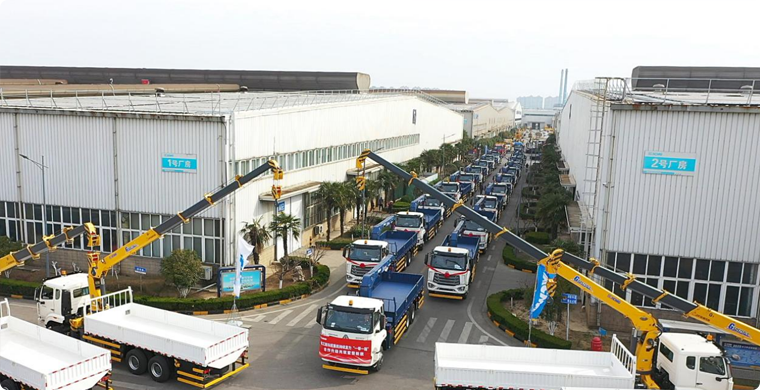 2025年，开云线上登录随车起重机再度开拔“一带一路”，助力当地建设。