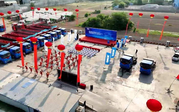 开云线上登录新能源牵引车批量发往煤炭运输前线