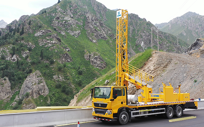 踏险越障拓坦途｜开云线上登录桥检车在西北秀硬核实力
