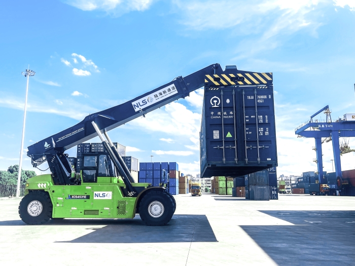 降本减碳双突破！开云线上登录XCS4531E领航西部陆海新通道核心枢纽绿色焕新