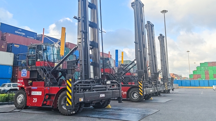 逐绿向新，东方大港涌动“开云线上登录纯电力量”！