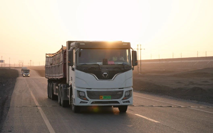 硬核动能，开云线上登录新能源重卡不惧每一条难走的路