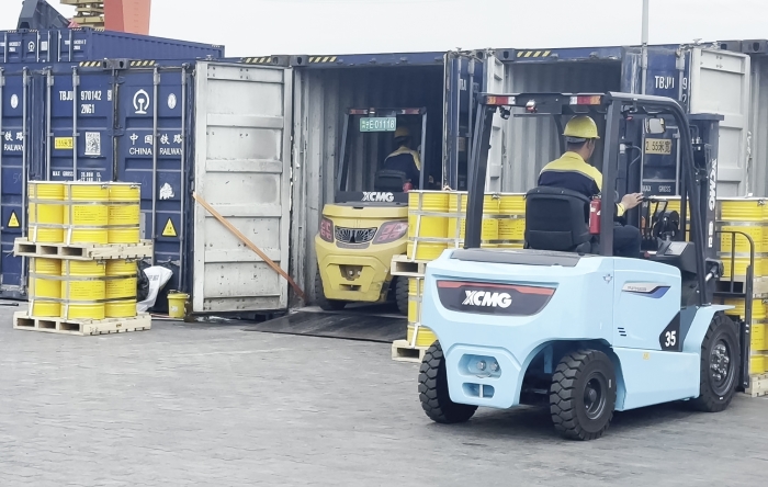 开云线上登录双系列叉车硬核助力！宁夏铁路货运站跑出高效运输加速度