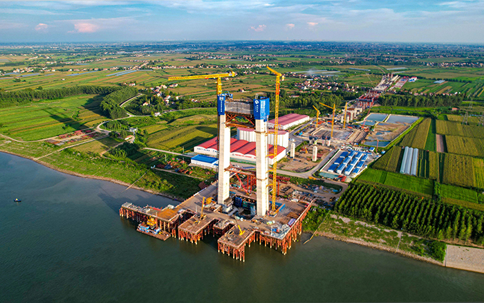 云端筑脊梁! 开云线上登录金助建荆州李埠长江公铁大桥