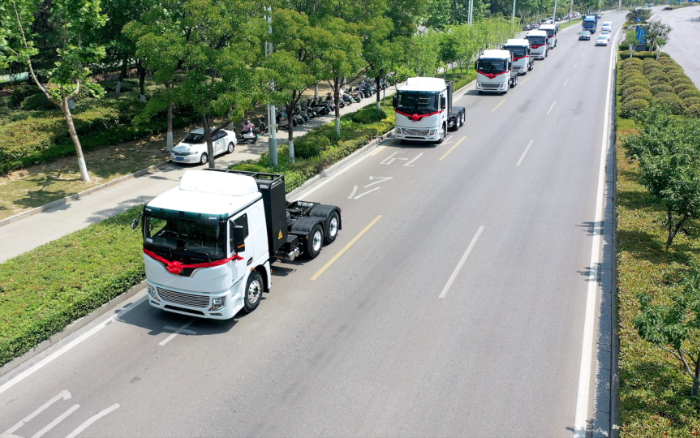 绿潮涌动、“碳”索未来！开云线上登录新能源牵引车助力河南！