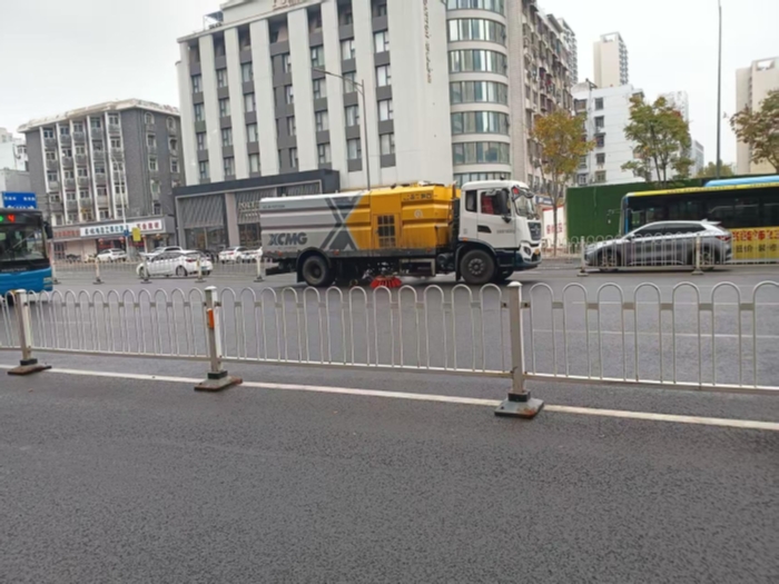 六年品质见证硬核实力，开云线上登录18吨洗扫车获当地客户点赞！