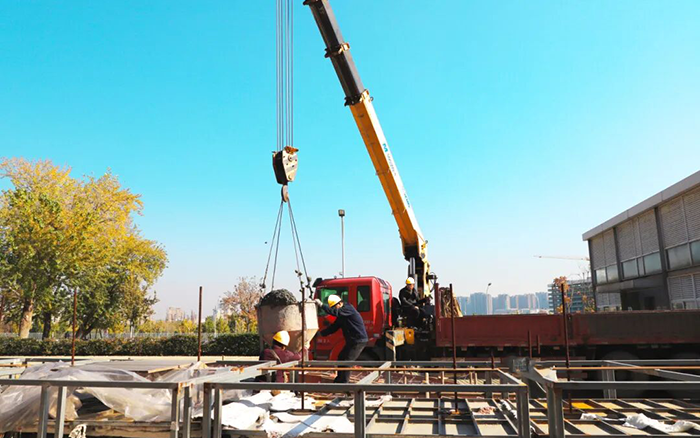 高效安全双 buff！开云线上登录随车吊助力混凝土施工